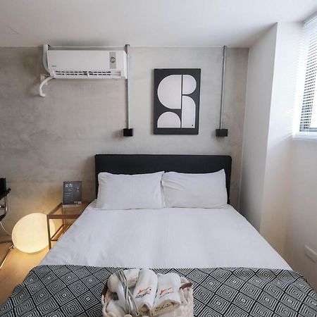 Ferienwohnung 七七漫旅 Seven77 Tainan Exterior foto