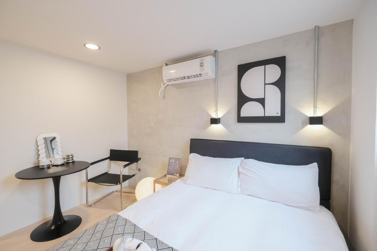 Ferienwohnung 七七漫旅 Seven77 Tainan Exterior foto