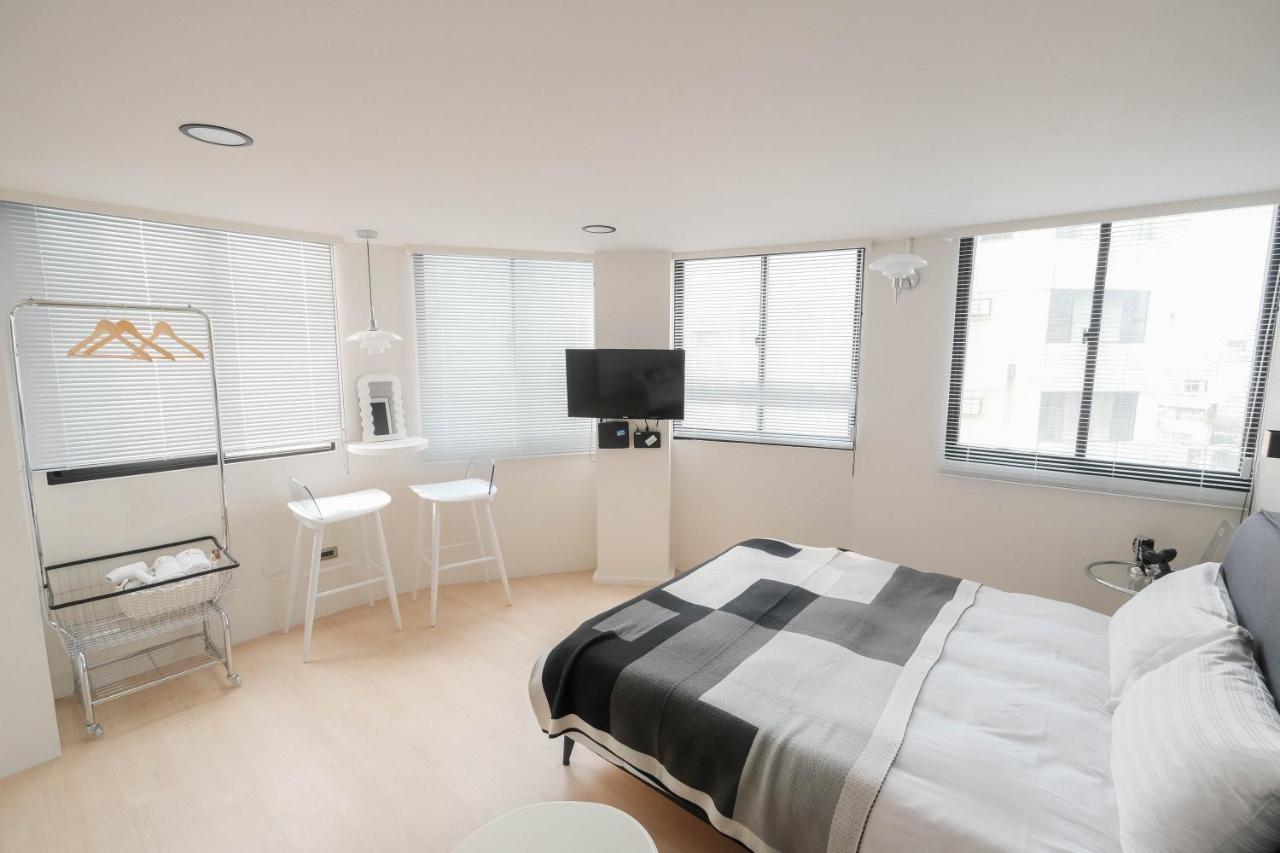 Ferienwohnung 七七漫旅 Seven77 Tainan Exterior foto