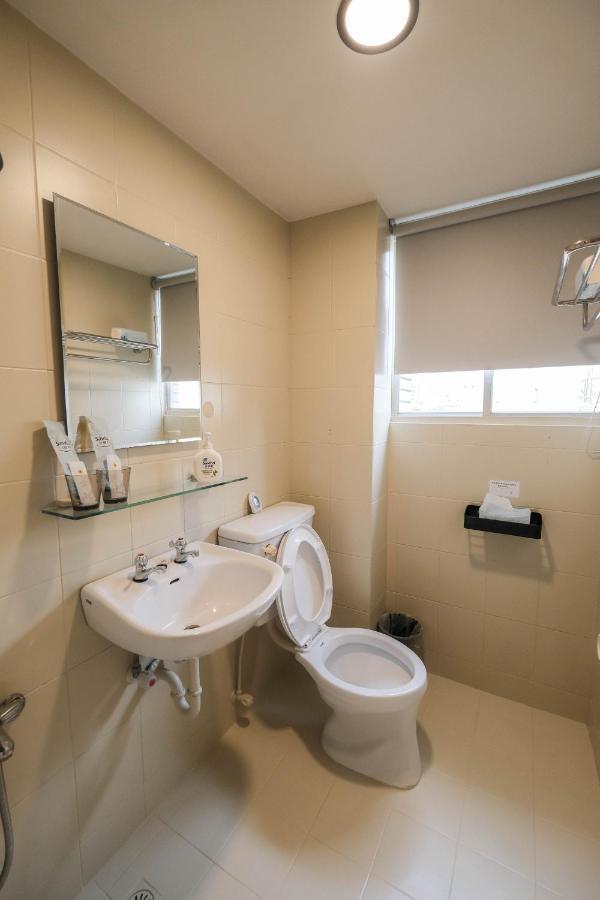 Ferienwohnung 七七漫旅 Seven77 Tainan Exterior foto