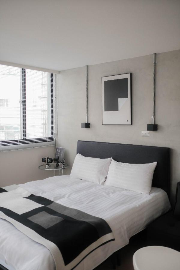 Ferienwohnung 七七漫旅 Seven77 Tainan Exterior foto